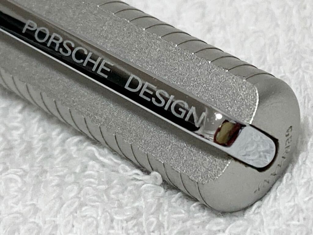 PORSCHE DESIGN by Faber-Castell Tech Flex Ballpoint Pen(P'3120) wz