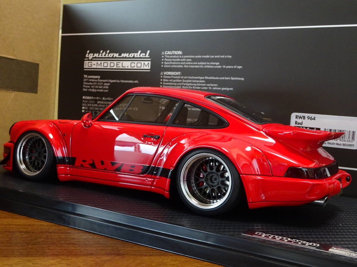 極美品 イグニッションモデル 1/18 RWB 964 With Engine 1/18 Ignition
