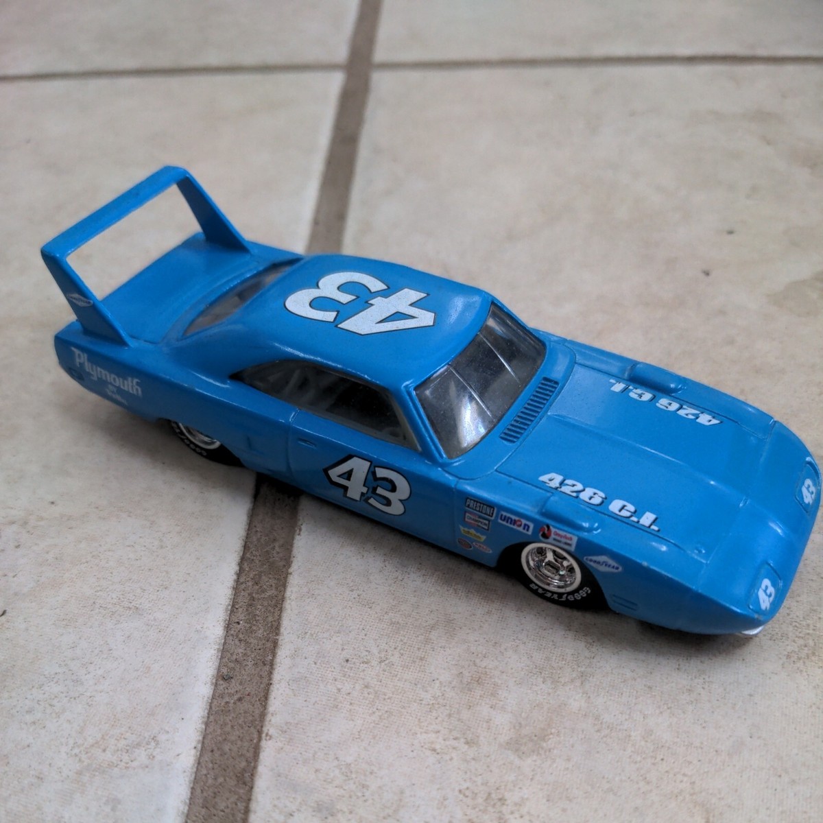 Racing Champions 1992 Plymouth by Petty 1970 Superbird 426 CI #43