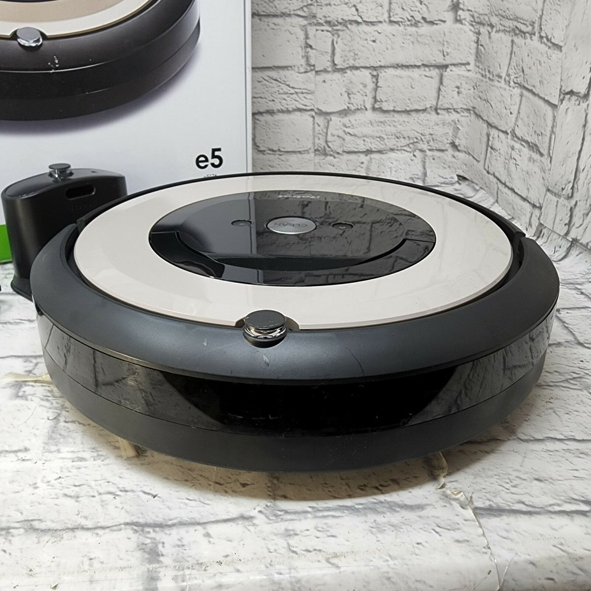 iRobot Roomba e5 Wi-Fi Connected Robot Vacuum Cleaner | eBay