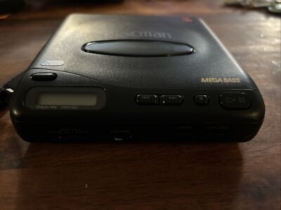 Sony Discman D-11 Personal Compact Disc CD Player Mega Bass 1991