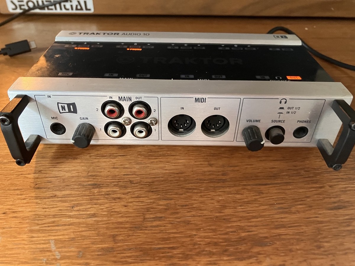 TRAKTOR AUDIO 6 オーディオインターフェイス 本体 DVS Native