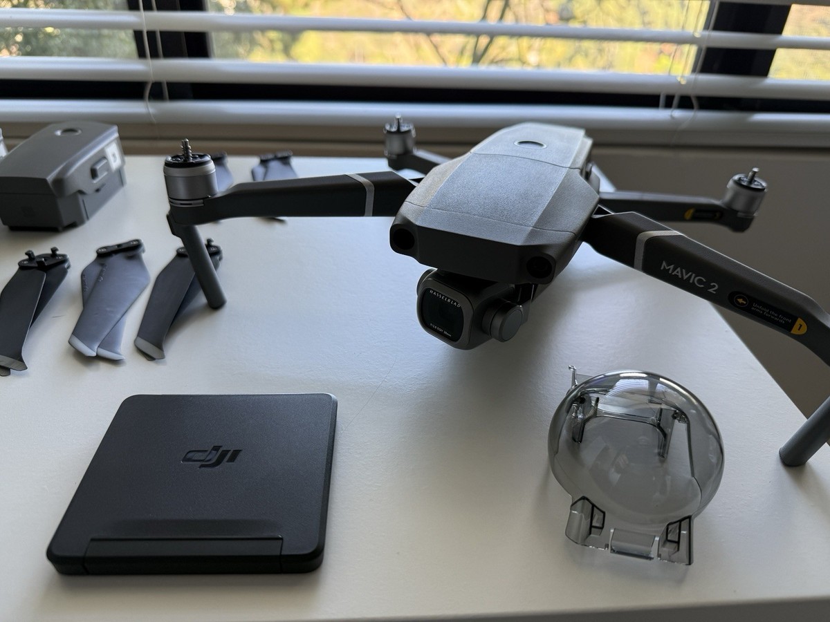 ホビーラジコン Mavic 2 pro + Fly more kit+ DJI Goggles ホビー