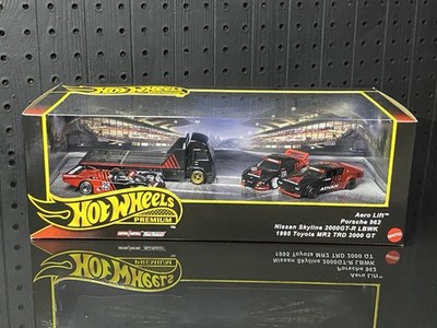 Hot Wheels Premium Collector Diorama ADVAN Set - Porsche 962, MR2