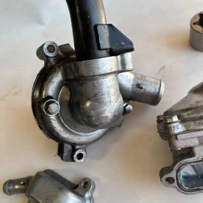 USED OEM WATER PUMP ASSEMBLY 11-15 KAWASAKI NINJA ZX-10R 16160
