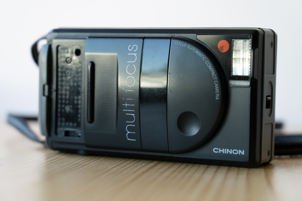 完動品 訳あり CHINON AUTO3001コンパクトフィルムカメラ 完動品 訳