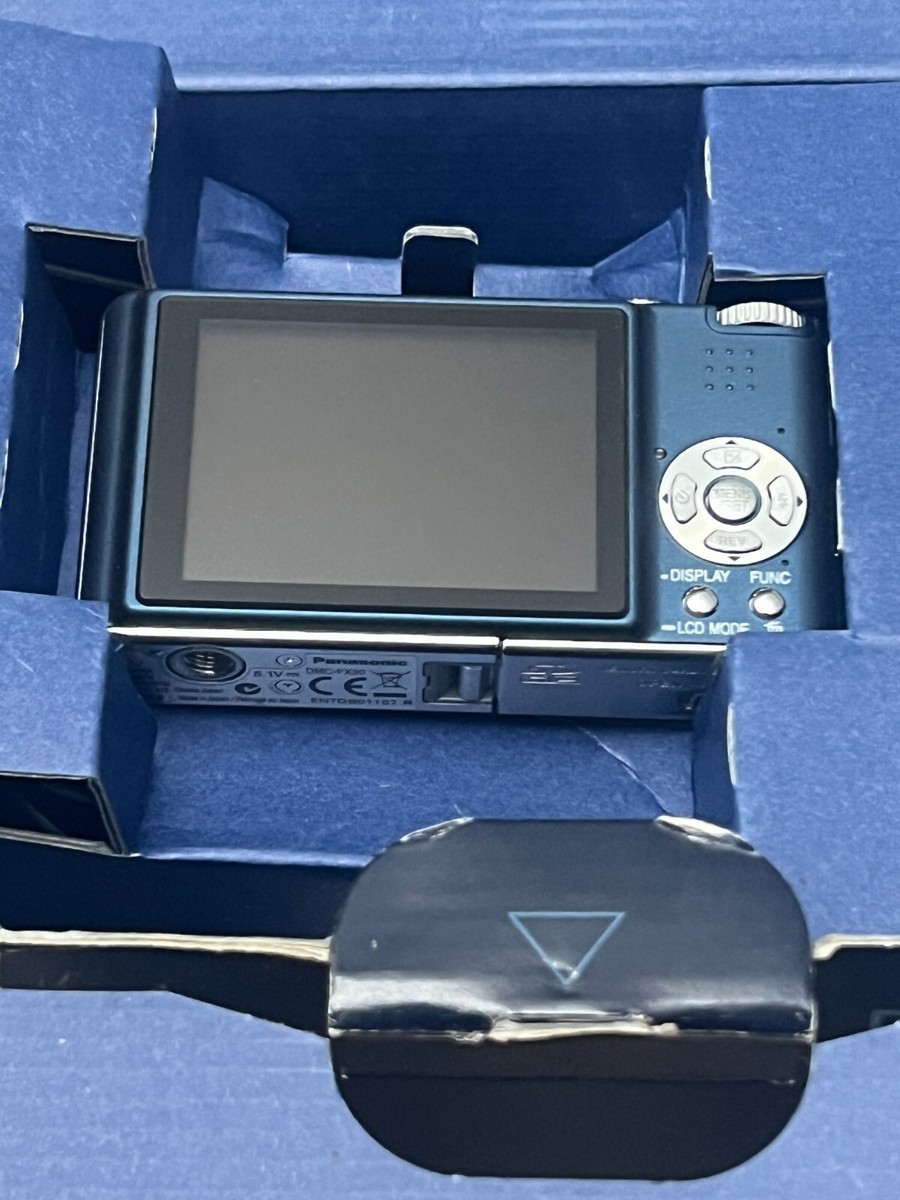 Panasonic LUMIX DMC-FX30 7.2 MP Digital Camera - Blue 37988986378