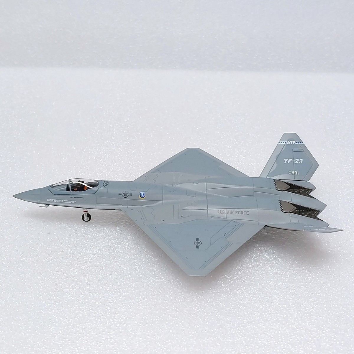 1/144 YF-23 グレイゴースト 1/144 YF-23 グレイゴースト Hobby Master