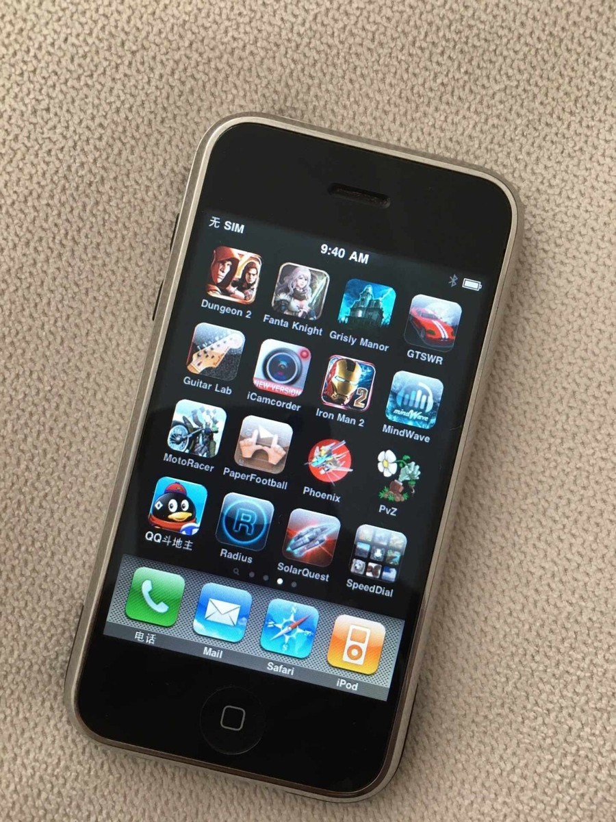Apple iphone 1st Generation 8GB unlocked 2G GSM jailbroken games