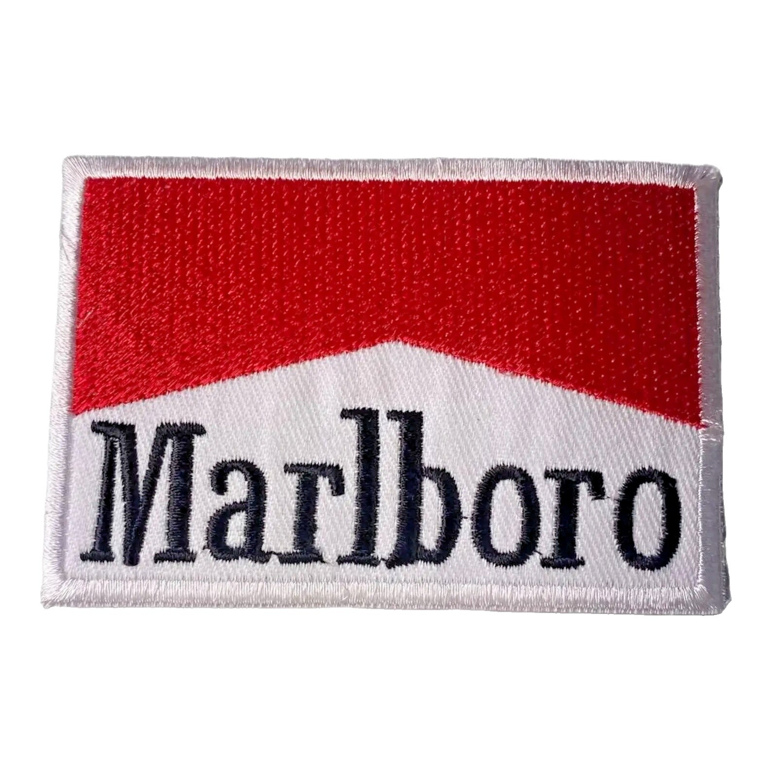 Marlboro レーシングカー ピンバッジ Marlboro レーシングカー