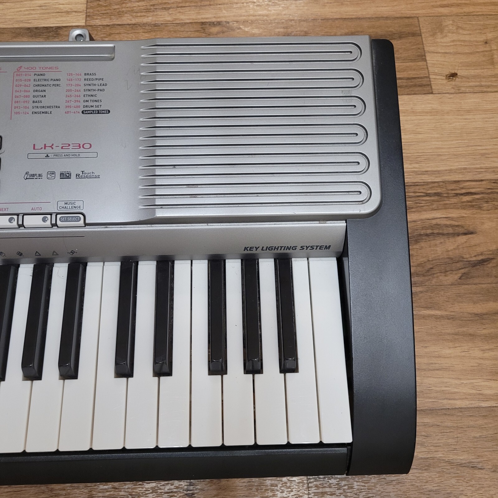 CASIO LK-220 61鍵 光る鍵盤 キーポード、スタンドset CASIO LK-220 61