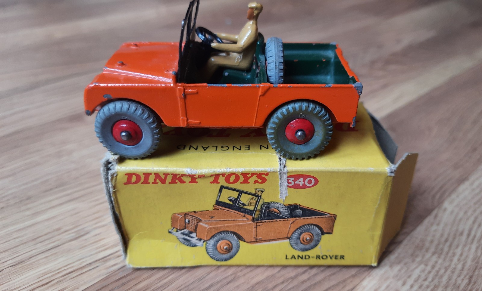 Dinky 340, Land Rover - Free Price Guide & Review