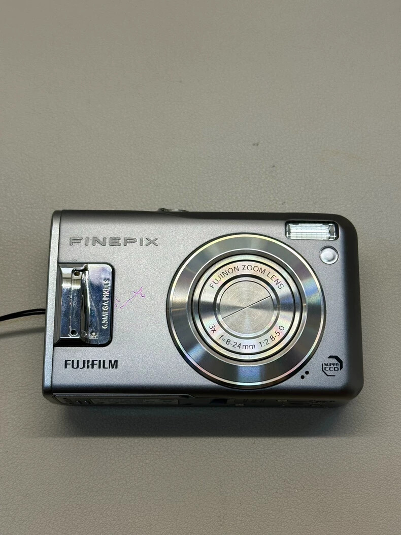 Fujifilm FinePix F31fd 6.3MP Compact Digital Camera Silver Tested