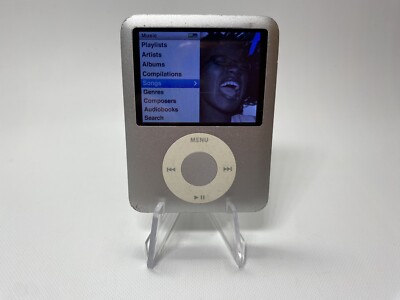 Apple iPod Nano 3rd Generation Silver 4GB A1236 TESTED AND WORKS