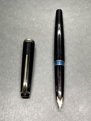 MONTBLANC No.22 Black GT Vintage Piston-filler Fountain Pen 14C