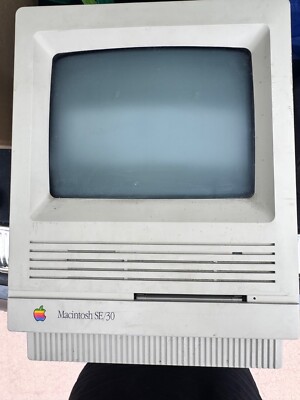 Vintage Macintosh Mac SE/30 Model M5119 Apple Computer - POWERS