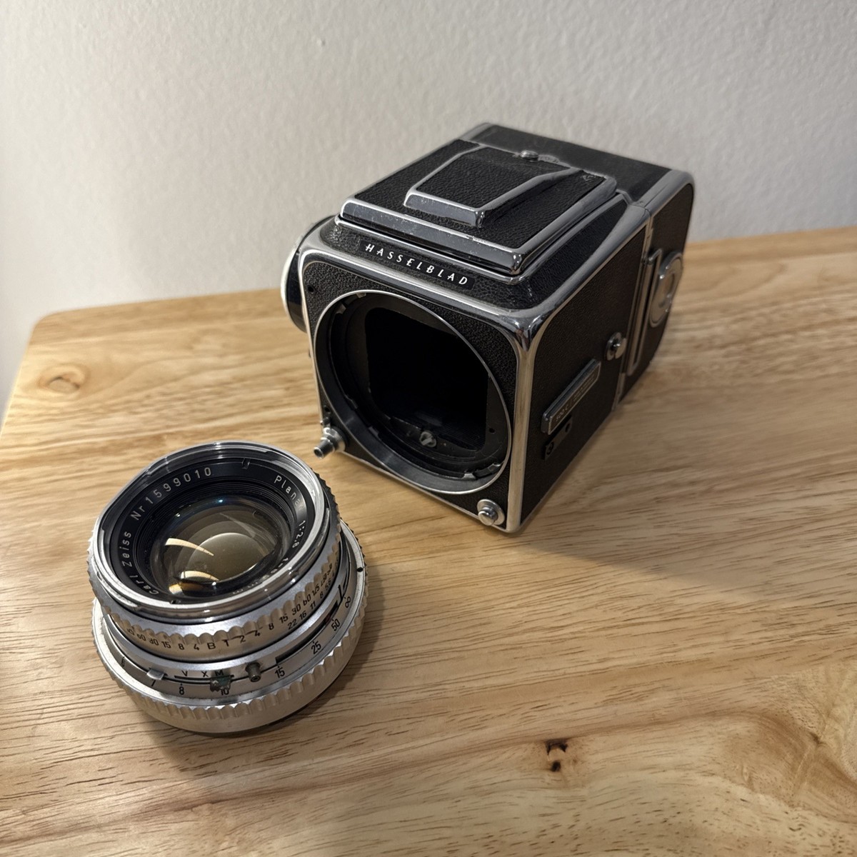 楽一番】HASSELBLAD 500C/M Planar 1:2.8 Hasselblad 500 C With 1:2.8