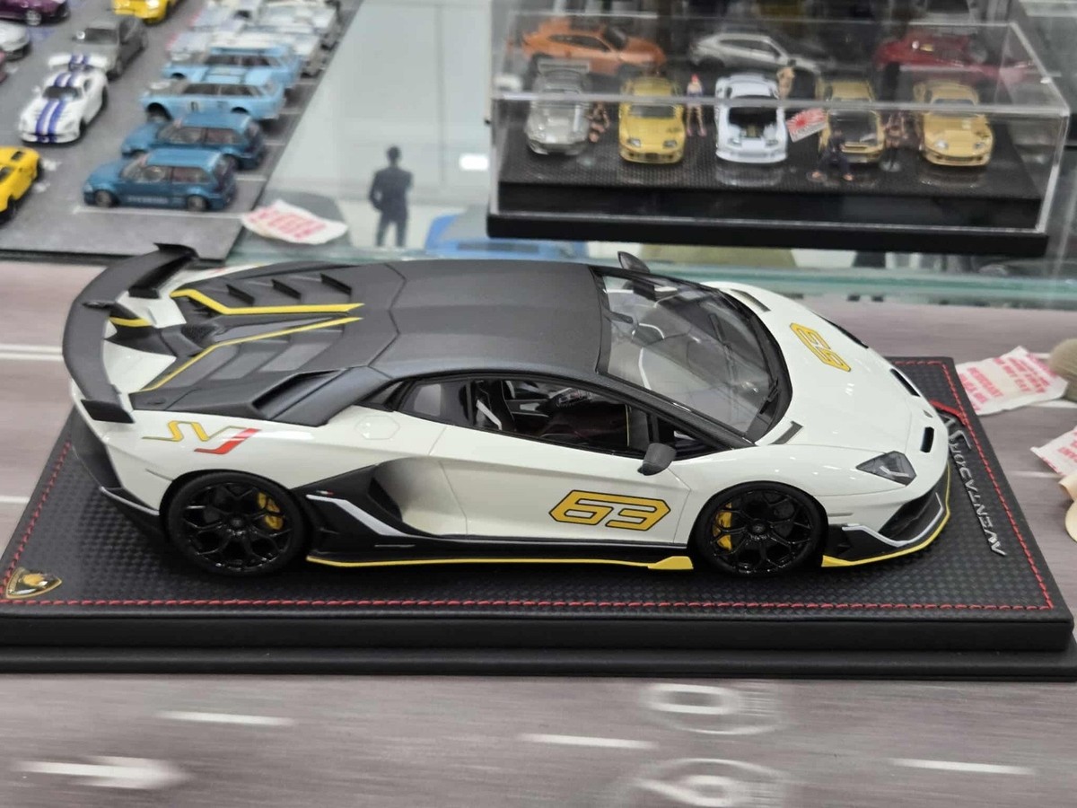 Lamborghini Aventador SVJ (White/ Yellow #63) [MR Collection] 1/18