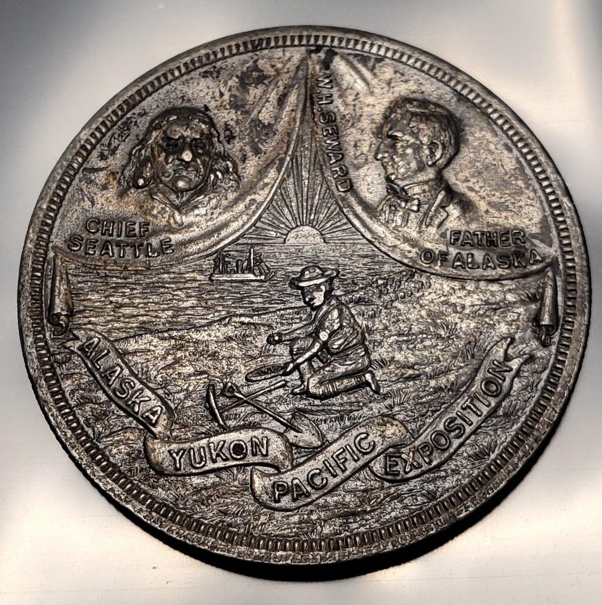 1909 Alaska Yukon Pacific Exposition Souvenir Medal Seattle