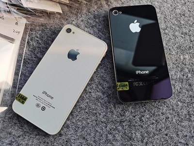 Apple iPhone 4 iOS 7 White/Black 8 GB UNLOCKED classic Smartphone