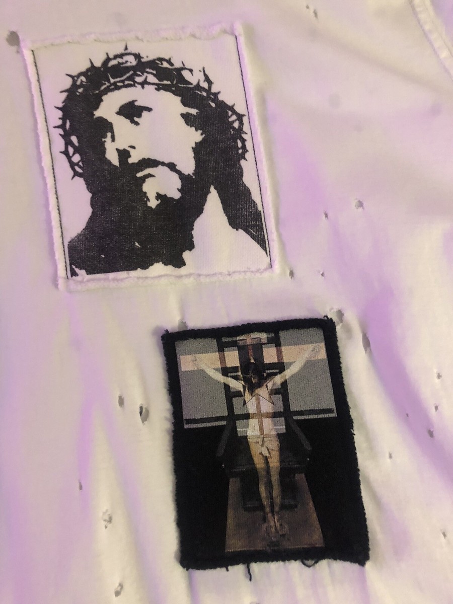 タイムセール断捨離】GIVENCHY JESUS IS LORD s-l400.jpg