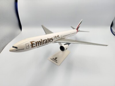 新品・未開封】Emirates Boeing 777-300ER 1/200 Emirates Boeing 777