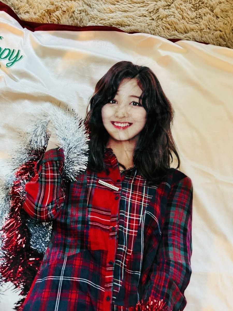 New with Tags Twice Merry & Happy Flannel Jihyo Blanket | eBay
