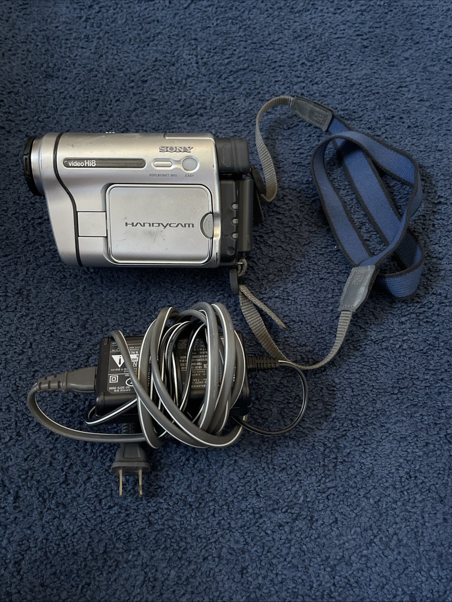 Sony NTSC Handycam Hi8 Camcorder (CCD-TRV138) w/ Power Cord