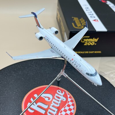 Gemini 1/200 BOMBARDIER CRJ700 CRJ 700 Delta N611QX Diecast