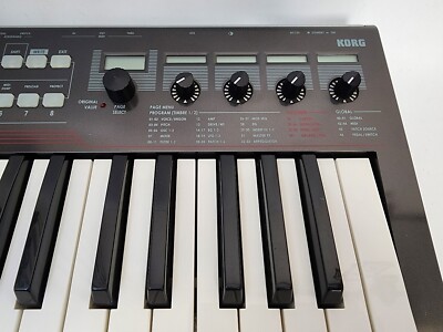 Korg R3 Keyboard Synthesizer Vacoder Black keyboard Music