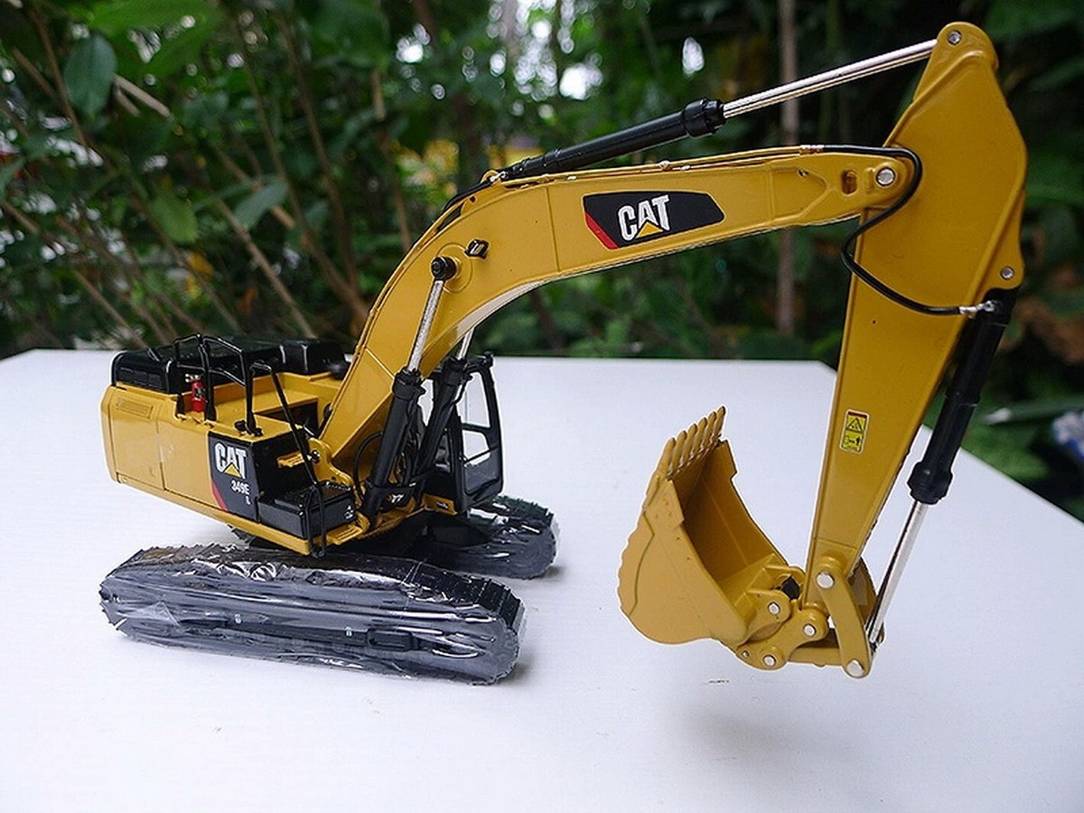 ミニカー 31R-001 CCM 1/48 CAT 349E L EXCAVATOR CCM 1/48 Scale CAT 349E