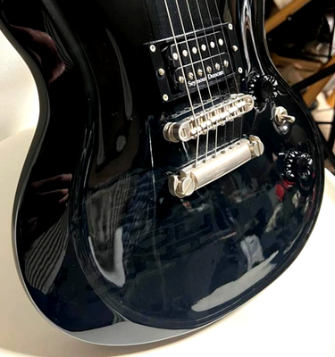 EDWARDS E-K-130VP DIR EN GREY Kaoru Model Black JAPANESE ZOMBIE