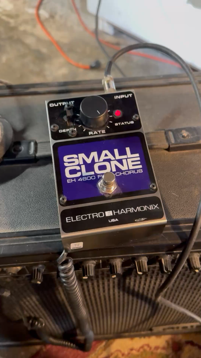 Electro Harmonix Small Clone EH 4600 Full Chorus Guitar Effect