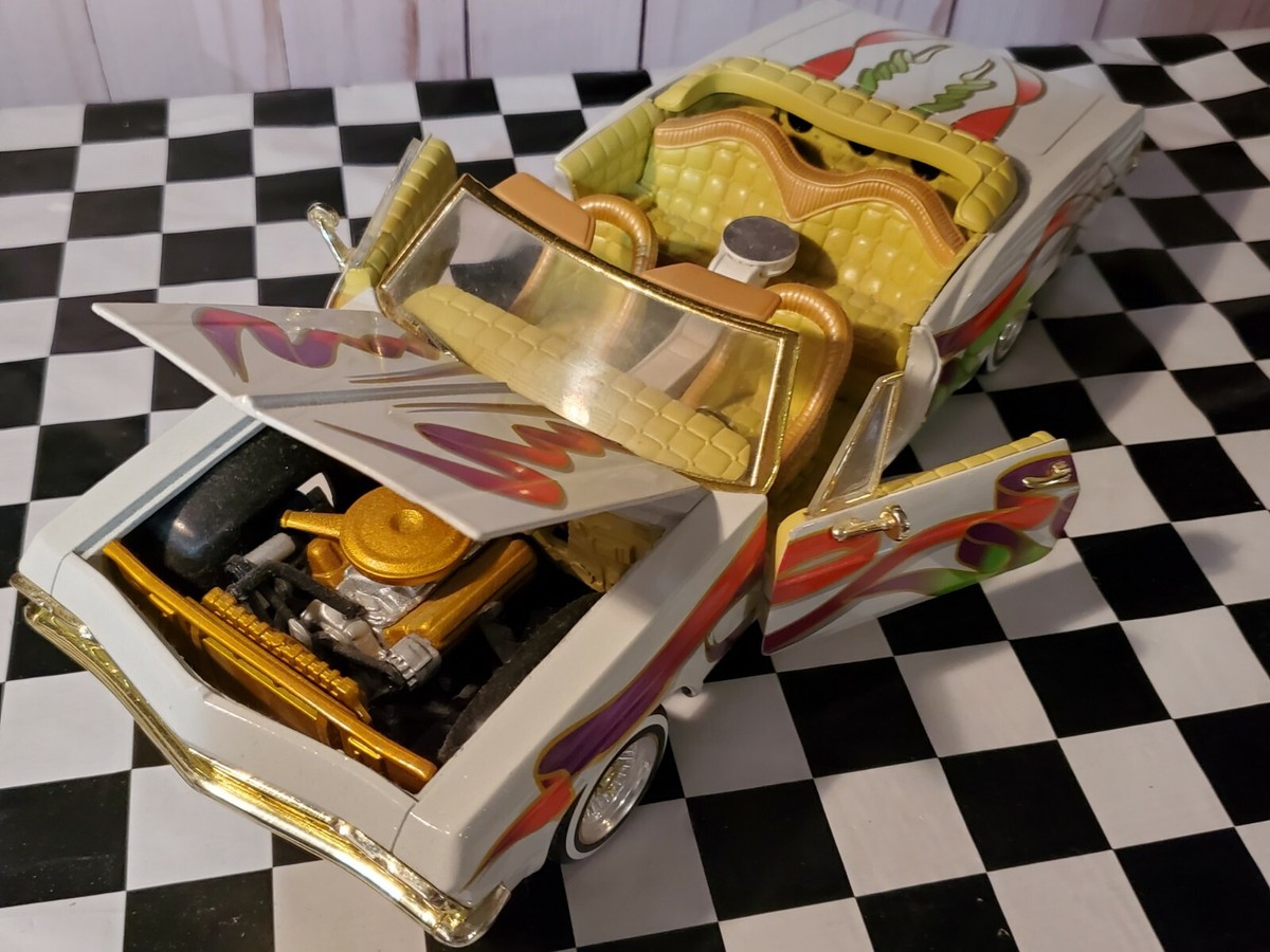 65 インパラ ミニカー hotwheel lowrider magazine 1999 Hot Wheels