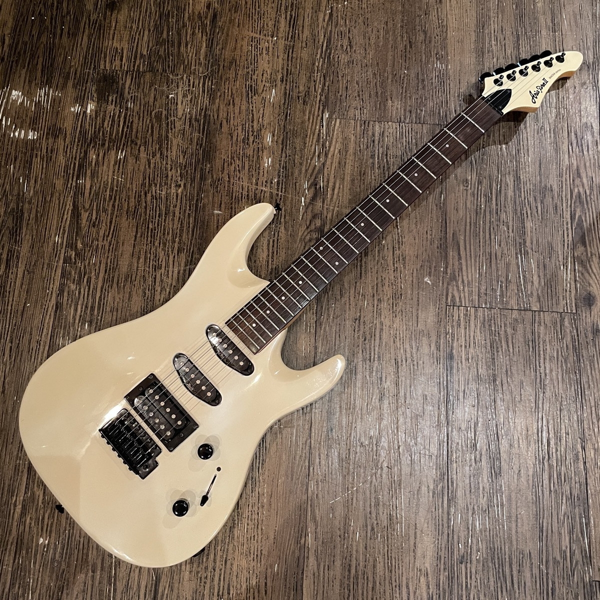 最終価格Aria Pro II MAGNAシリーズ エレキギターピック ケース付 最終