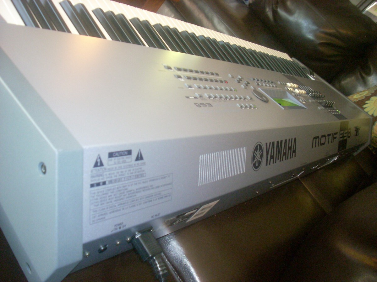 Yamaha Motif ES8 es 8 88 keys Synthesizer + Excellent + FAST-SAFE