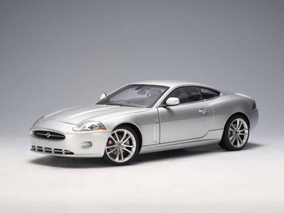 2006 JAGUAR XKE COUPE LIQUID SILVER by AUTOart 1:18 #73631 BRAND