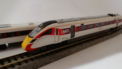 KATO British Rail Class 800/2 LNER AZUMA - White/Red, 5 Car Set
