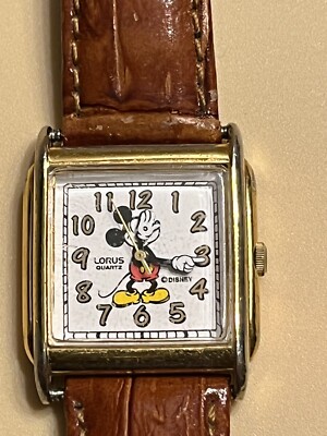Vintage Lorus Mickey Mouse Tank Watch | Square-Dial Lorus V811