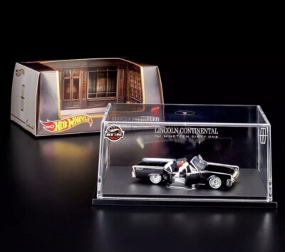 Hot Wheels 2024 Red Line Club '61 Lincoln Continental Convertible