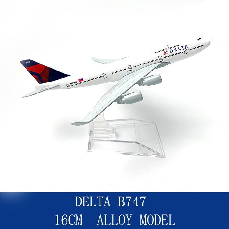 Airplane Model - 1/400 Scale Delta Airlines Boeing 747