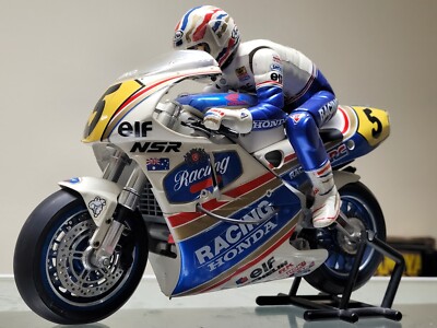 ホビーラジコン Kyosho 1/8 Honda NSR 500 1991 Kyosho 1/8 RC BIKE