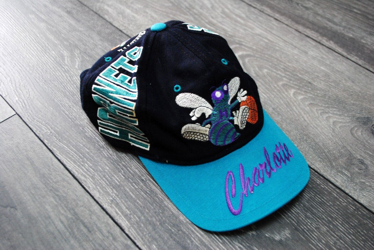 VINTAGE 1990'S NBA CHARLOTTE HORNETS SNAPBACK CAP/HAT STARTER MADE