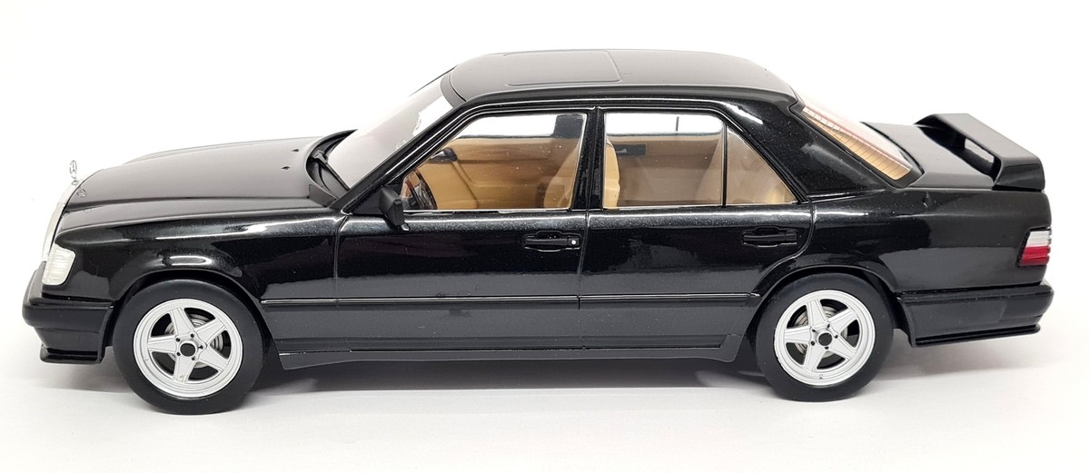 ミニカー OTTO Mercedes-Benz W124 1/18 E60 AMG ミニカー OTTO