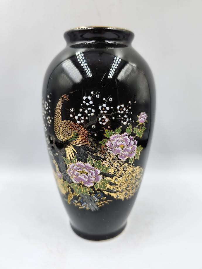 中国 古い 堆黒朱 刻草花紋 瓶 時代物 中国 古い 堆黒朱 刻草花紋 瓶