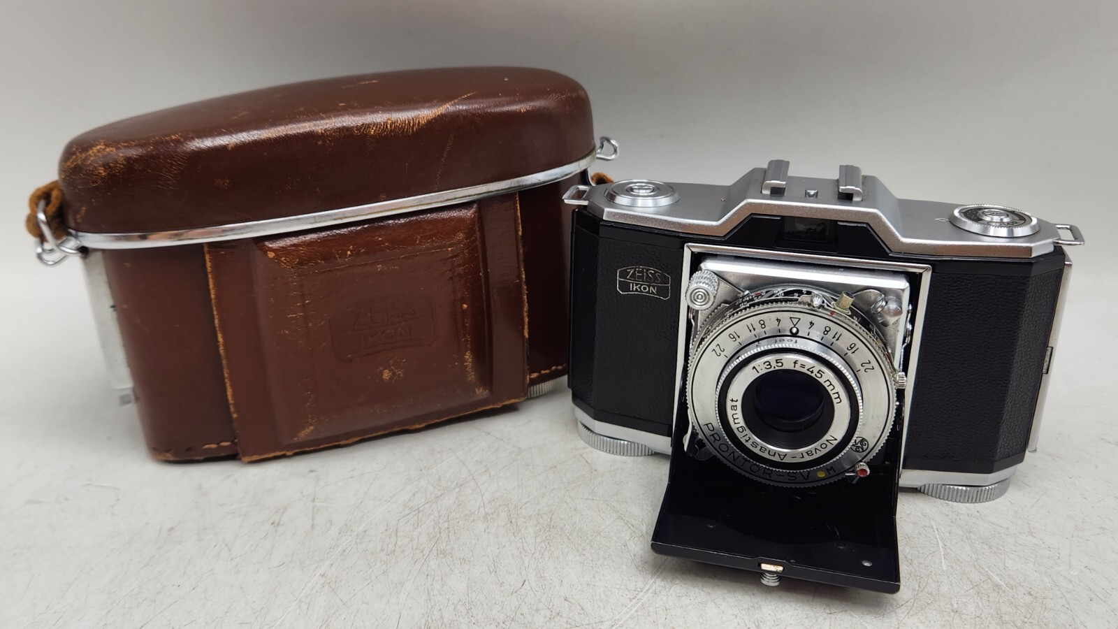 Vintage Zeiss Ikon Contina 522/24 35mm Folding Camera Novar