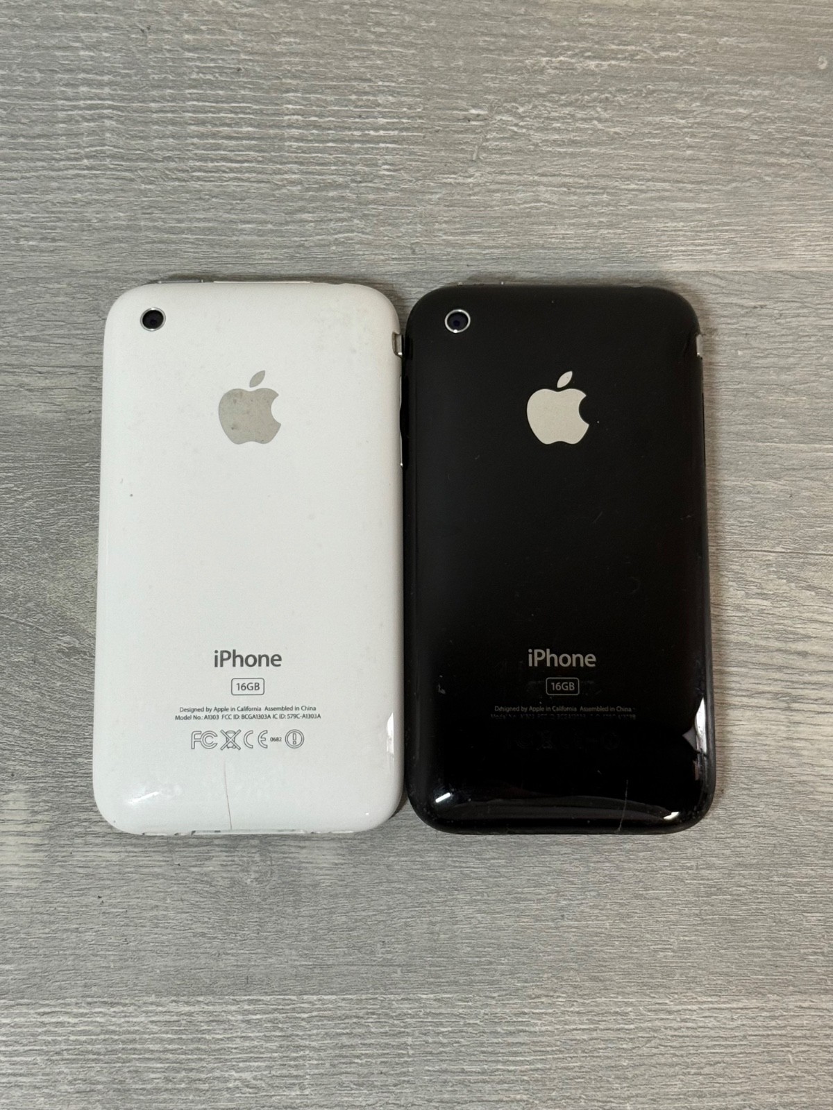 Apple iPhone 3GS - 8GB 16GB 32GB - Unlocked AT&T - All Colors