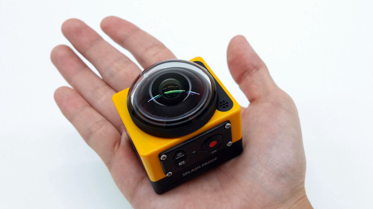 周囲360度全方位をスマホでリモート撮影可能なアクションカメラ