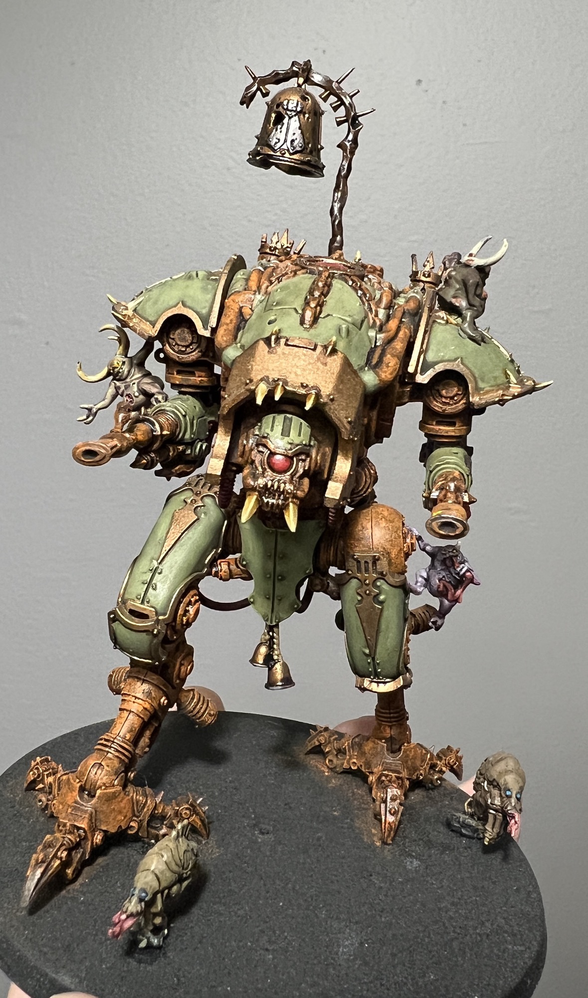 ナーグルの腐敗に染まったウォー・ドッグ・エクセキューショナー : r