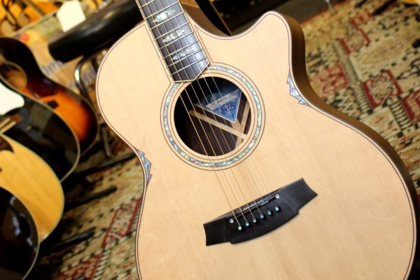 Cole Clark – GuitarQuest イシバシ楽器が送る楽器情報サイト